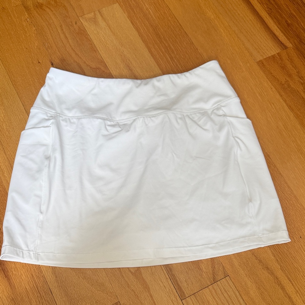 Chic White Mini Skirt for Women